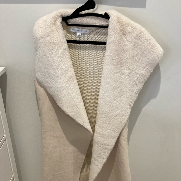 Vest to throw over and complete an outfit. - Picture 2 of 4